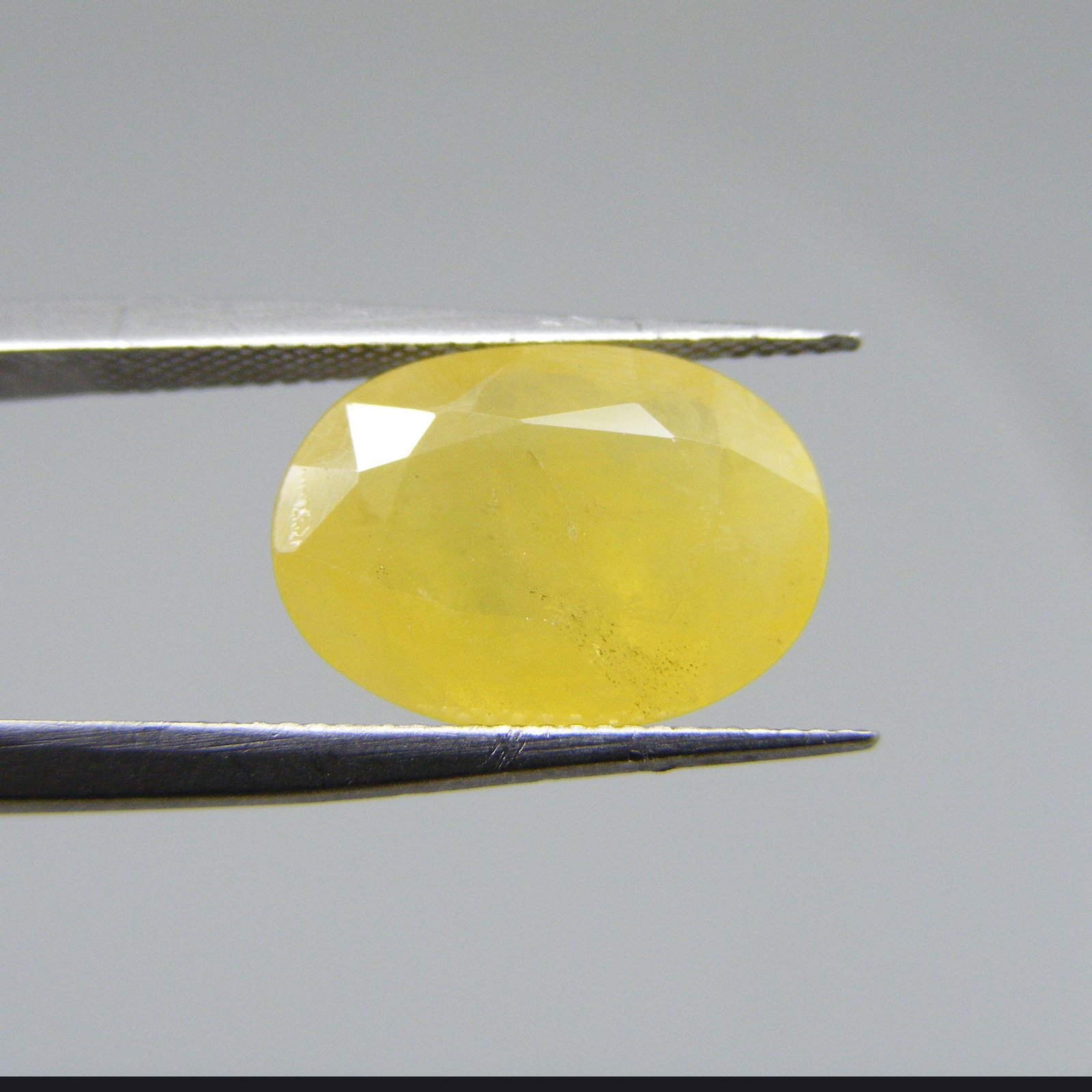 Natural bangkok Yellow Sappire