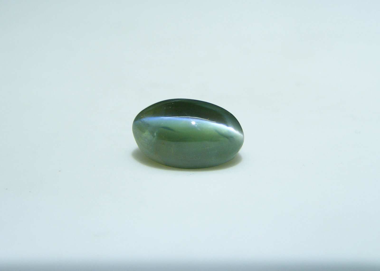 Natural Alexandrite Cat's Eye