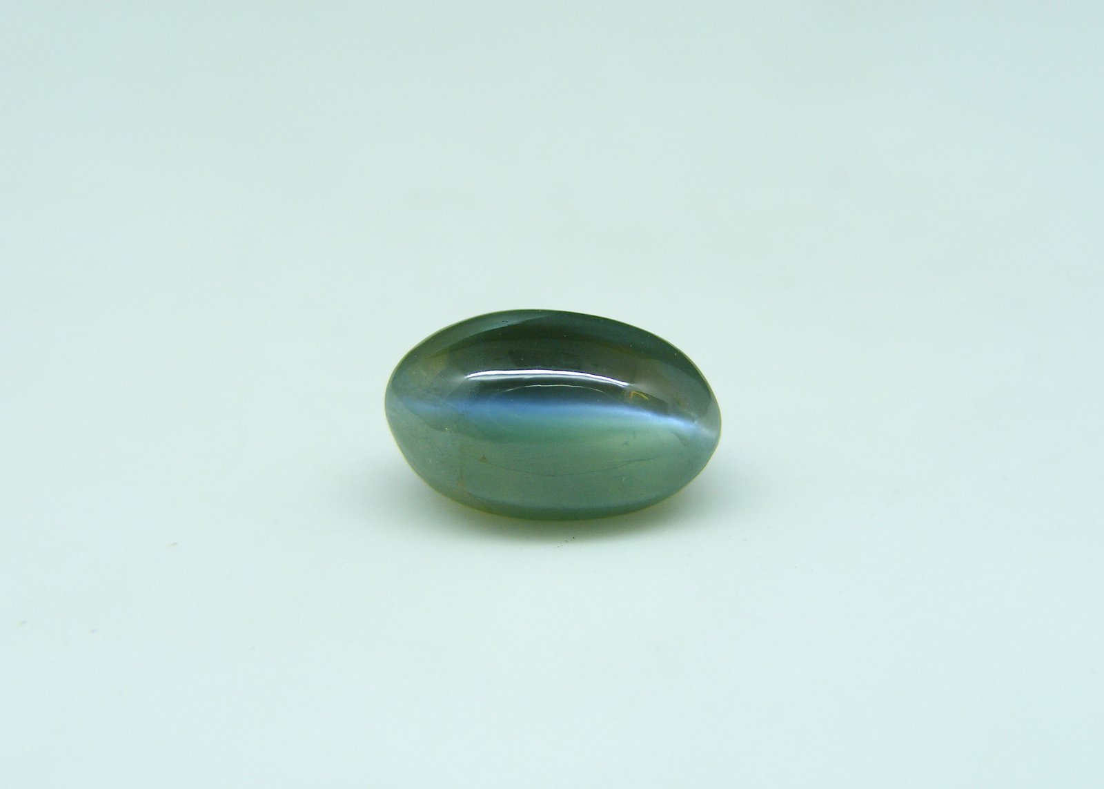 Natural Alexandrite Cat's Eye